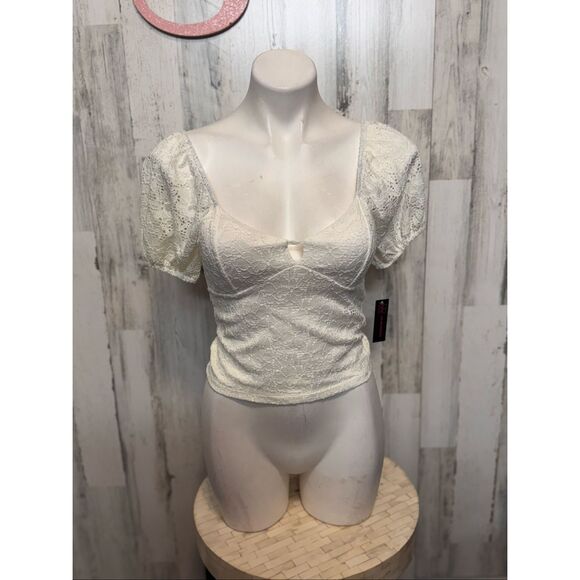 No Boundaries White Lace Puff Sleeve Top | Keyhole Front Stretchy Fitted Blouse - Picture 2 of 7